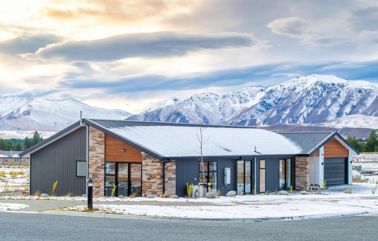 Snow Pine * Lake Tekapo